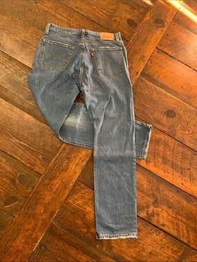 Levi's 501 29 x 30 woman’s Medium Blue Straight Jeans